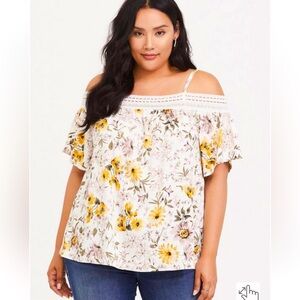 EUC Torrid Ivory+Yellow Floral Cold Shoulder Crochet Challis Top (Size 4 or 4X)